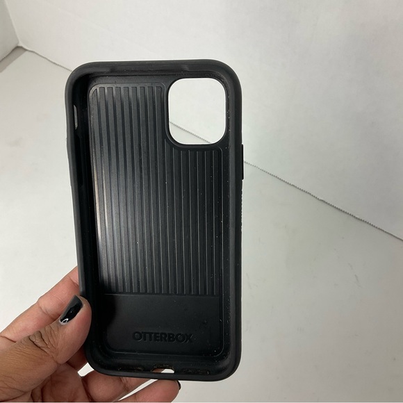 Otterbox Symmetry Black Protective Case iPhone 11 - Picture 3 of 5
